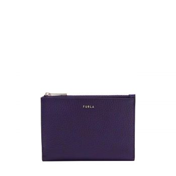 Linda passport holder