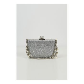 Clutch Miruna argintiu din strasuri cu inchizatoare diamant